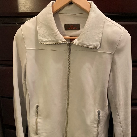 Ice Queen ! - Picture 1 of 8